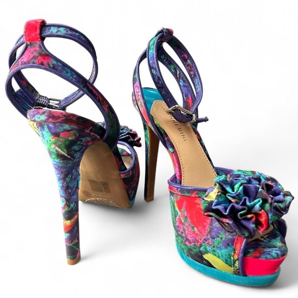 Gianni Bini Watercolor Platform Heels • Ruffle Peep Toe • Size 7.5 - Picture 2 of 9